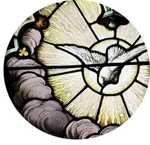 Image en vitrail de la colombe descendante du symbole du Saint-Esprit